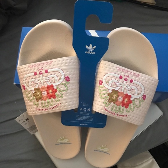 Adidas Sandals UNISEX Men’s US12 Adidas Originals sandals shower slides main image 4